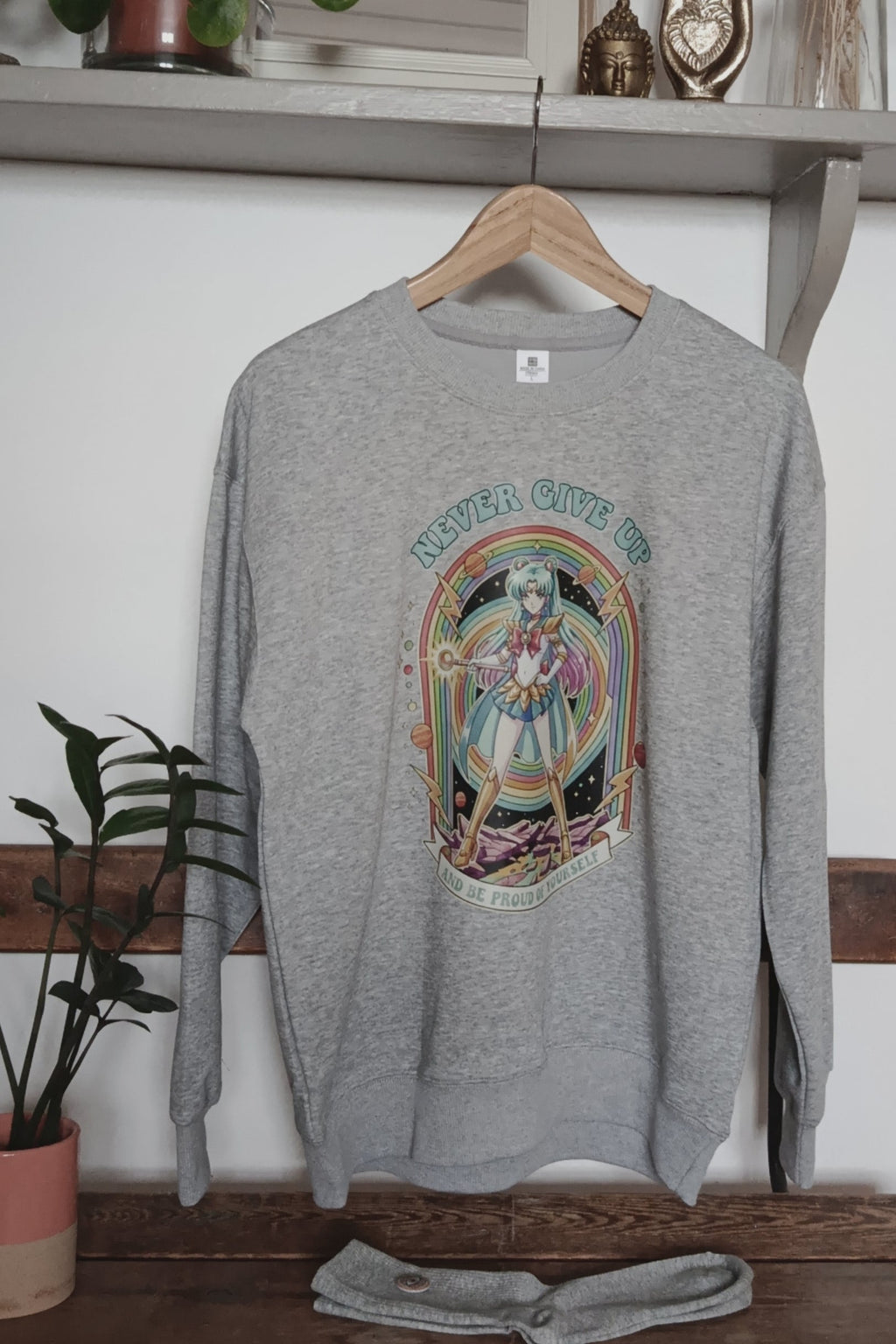 SWEATSHIRT NEVER GIVE UP GRIS